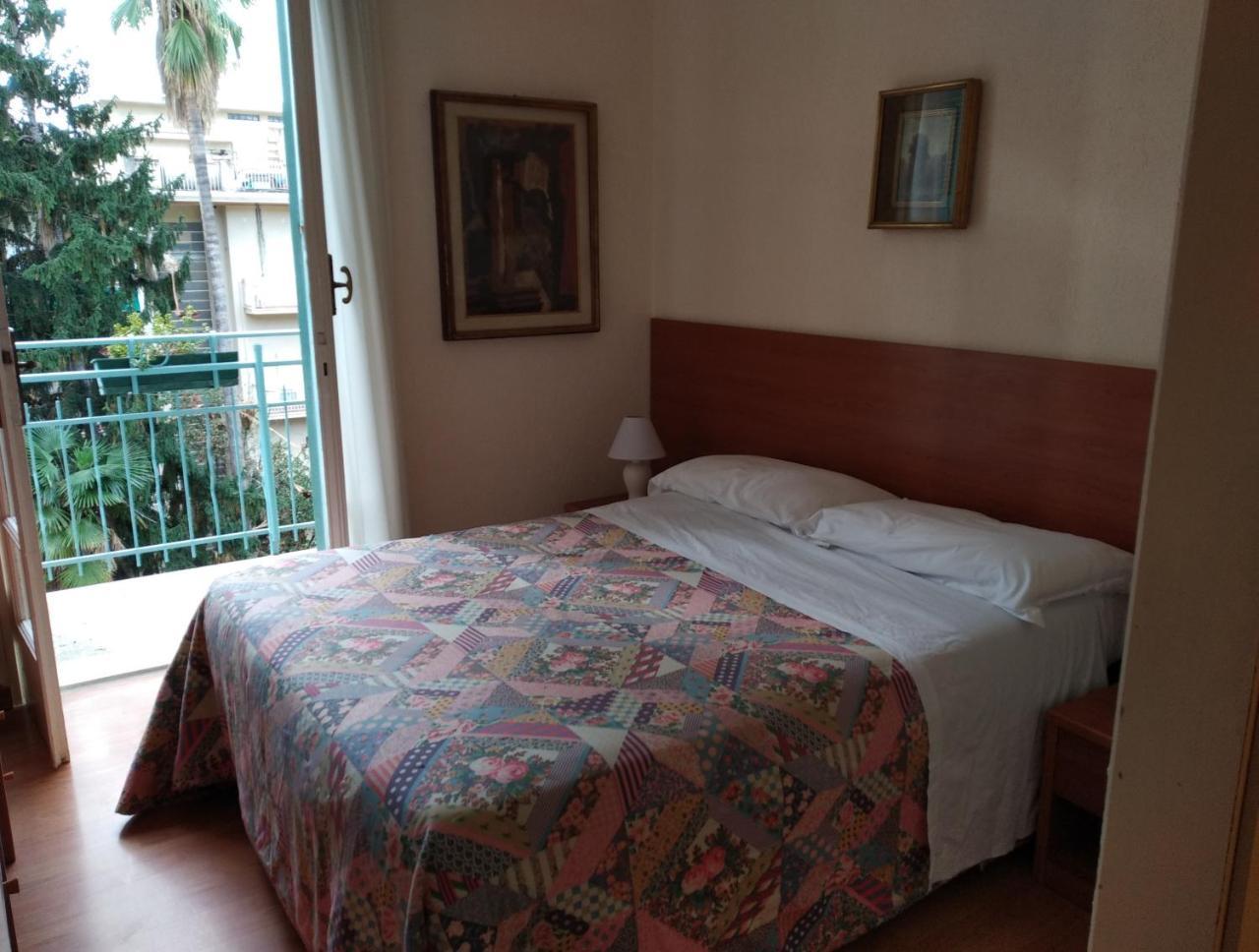 Hotel Lucciola Bordighera Ngoại thất bức ảnh
