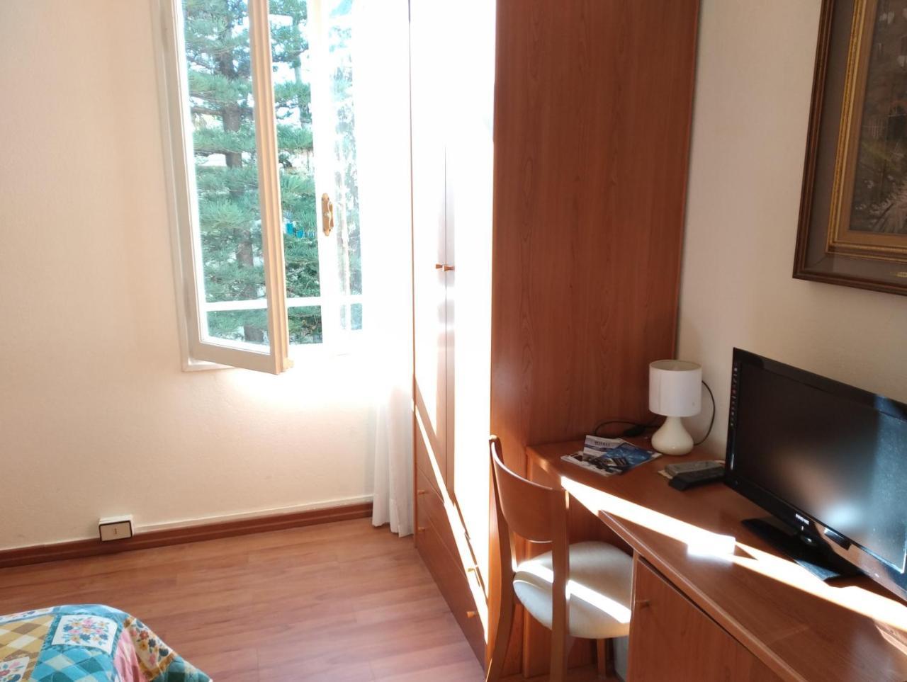 Hotel Lucciola Bordighera Ngoại thất bức ảnh