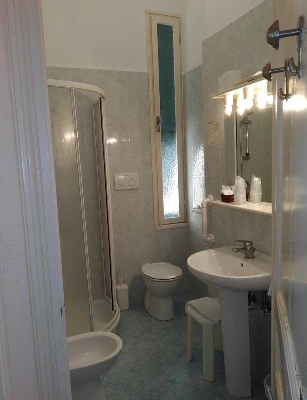 Hotel Lucciola Bordighera Ngoại thất bức ảnh