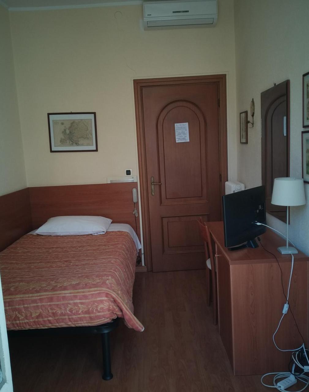 Hotel Lucciola Bordighera Ngoại thất bức ảnh